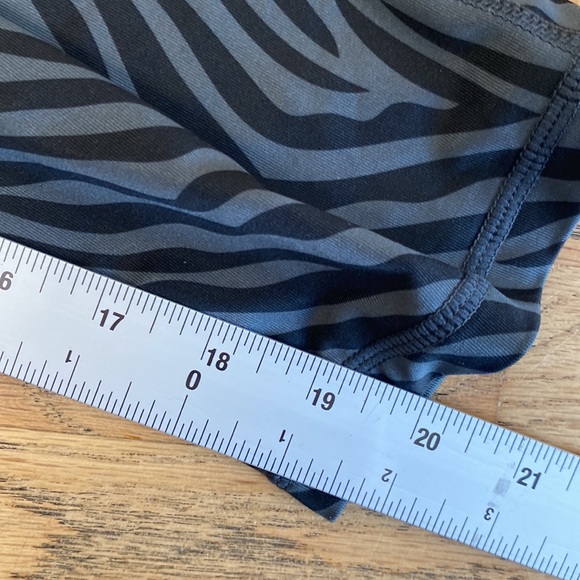 inner spirit animal print crop leggings Large - Picture 11 of 11